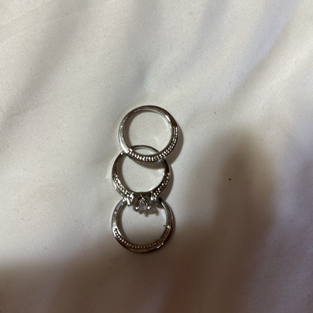 SILVER FILLED WEDDING RING - Picture 7 of 8